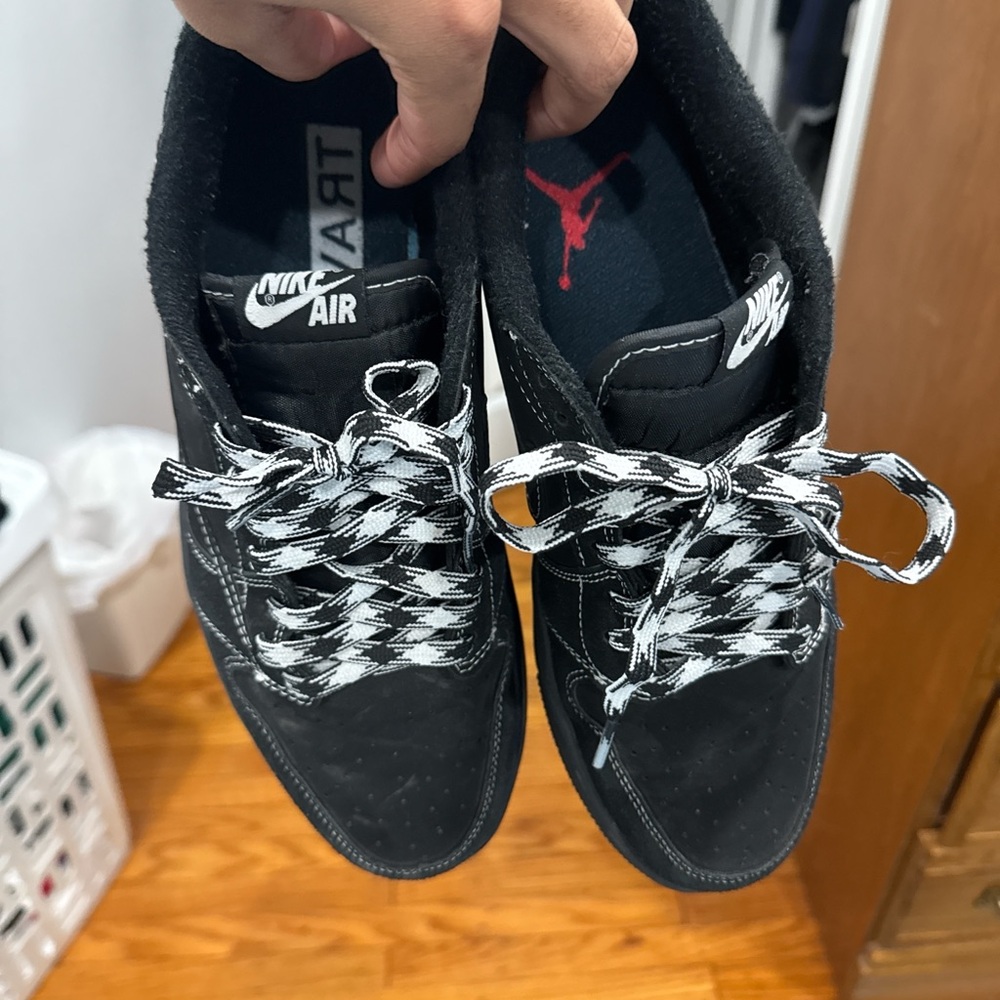 Nike Jordan 1 low Travis Scott